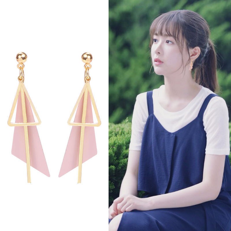 Anting Tusuk Bentuk Segitiga Geometris Gaya Korea Untuk Wanita