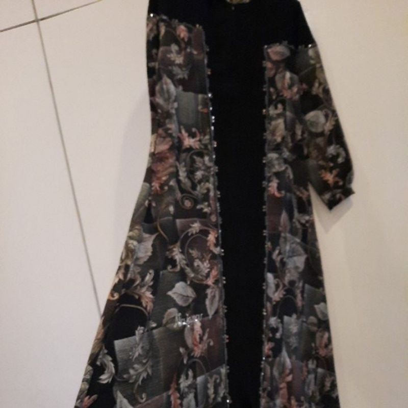 abaya hikmat kw najwa