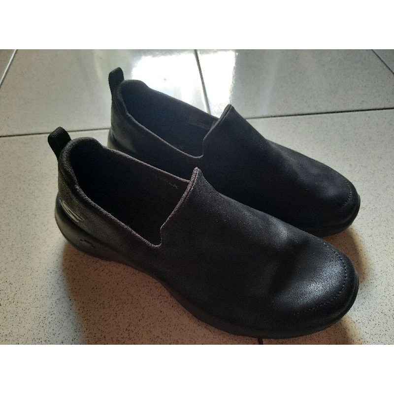 sepatu skechers wanita goga max second