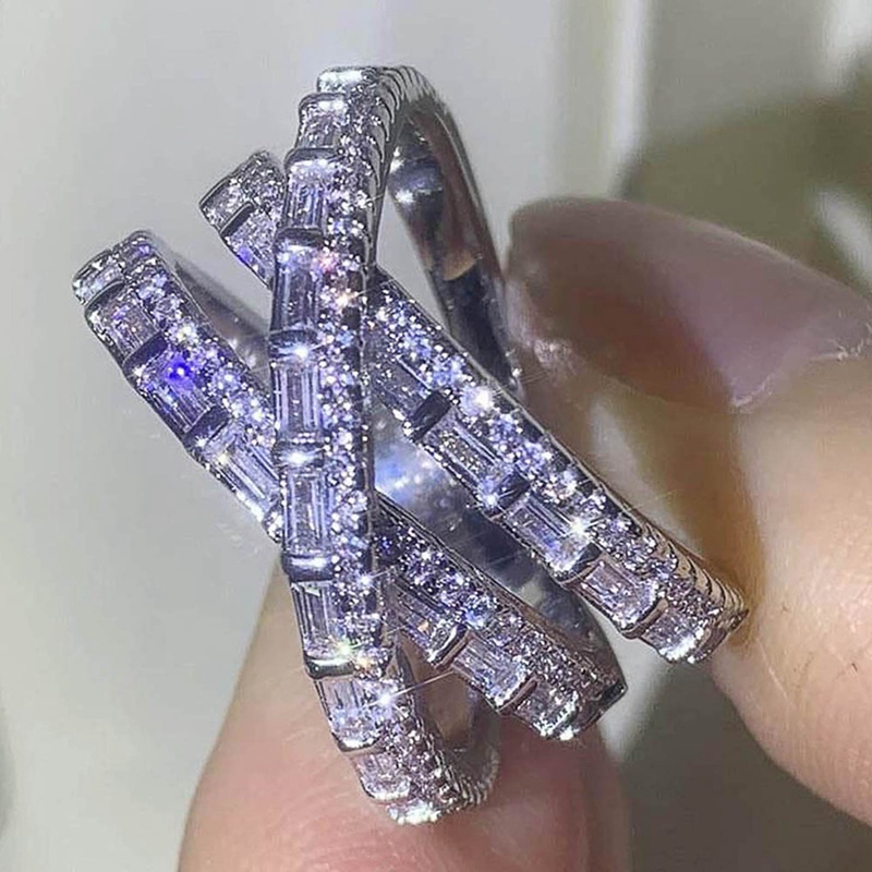 Cincin Desain Silang Warna Silver Aksen Kubik Zirkonia Untuk Wanita