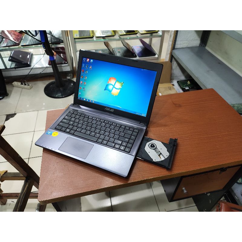 Laptop Asus RAM 4GB HDD 500GB Kondisi second berkwalitas Masih segel