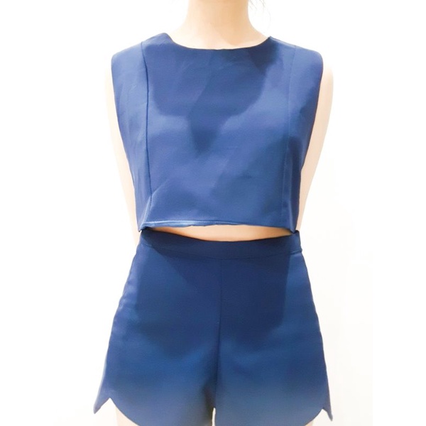 Crop top biru tua wanita tanpa lengan baju pendek biru wanita tanpa lengan