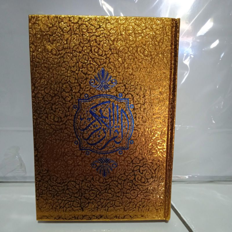 

alquran tanggung emas, murah berkualitas 100% original. cocok untuk wakaf