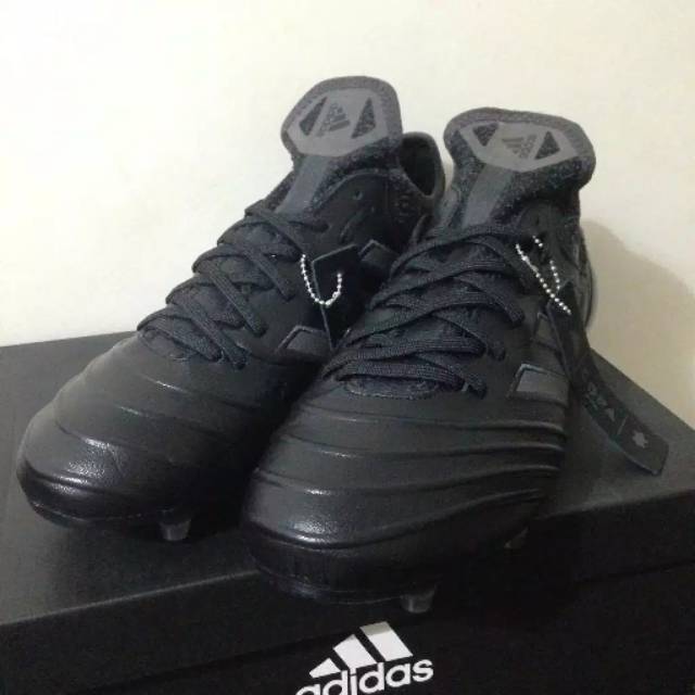 Sepatu Bola Adidas Copa 18.1 FG Core Black