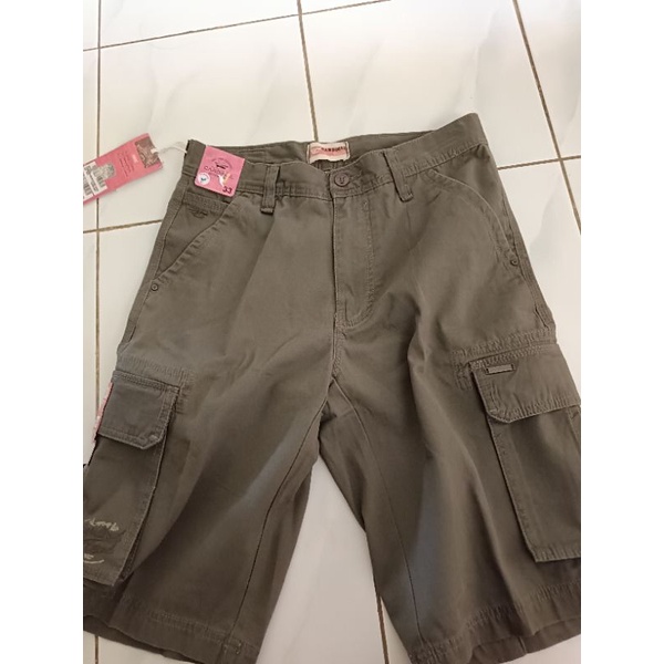 Celana Pria Pendek Cardinal Casual Bermuda