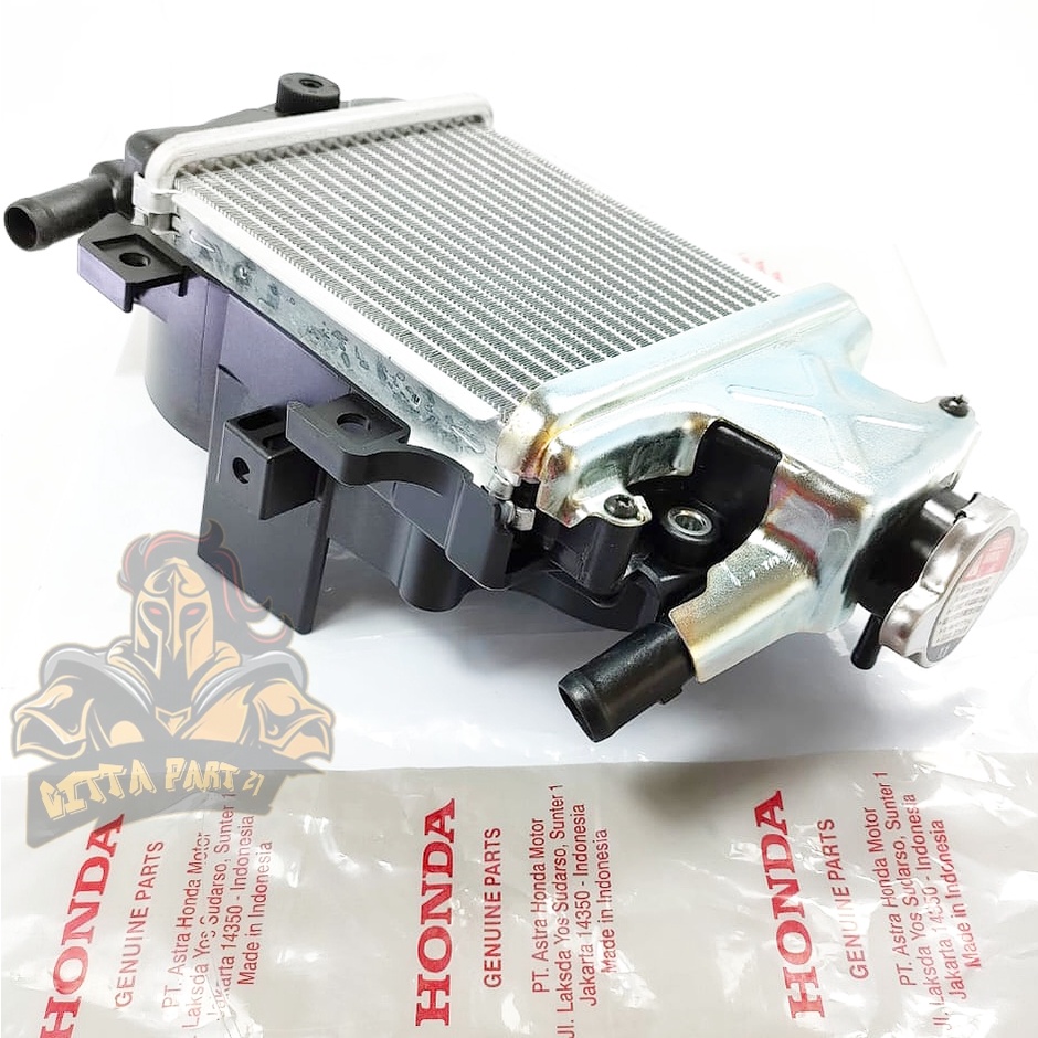 RADIATOR ASSY  COOLANT PLUS DUDUKAN RADIATOR HONDA AHM KZR KUALIATAS  ASLI ORIGINAL HONDA AHM PRESISI TIDAK BOCOR AWET DAN DIJAMIN MANTAP  VARIO 125 TECHNO