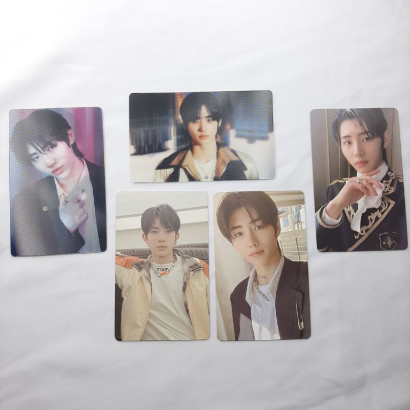 (baca desk) Photocard [pc] Enhypen ||Sunghoon peniti hype selca up lenti down Heeseung down konsep