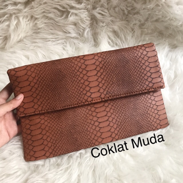 BIG SALE  CLUTCH ULAR SNAKE SKIN