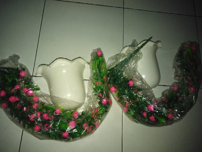 Juntai Vernalya Pretty Priti+pot Dinding/bunga Plastik/daun Rambat Plastik/rumput Plastik/busa Bunga