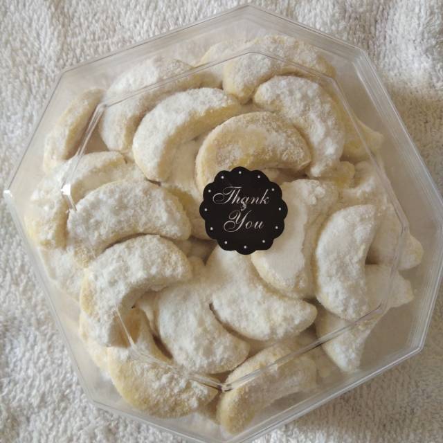 

Kue salju