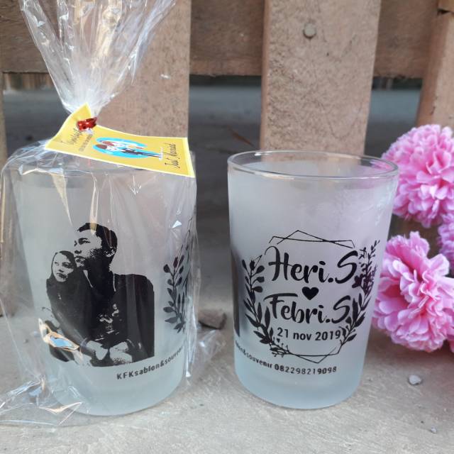 Souvenir pernikahan / souvenir gelas sablon/ souvenirmurah