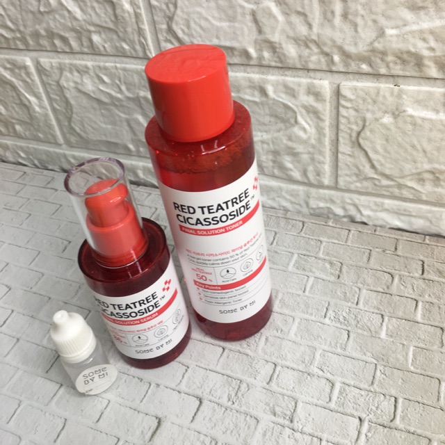 Some by mi red teatree cicassosude serum/ somebymi red tea tree cicassoside toner share in jar