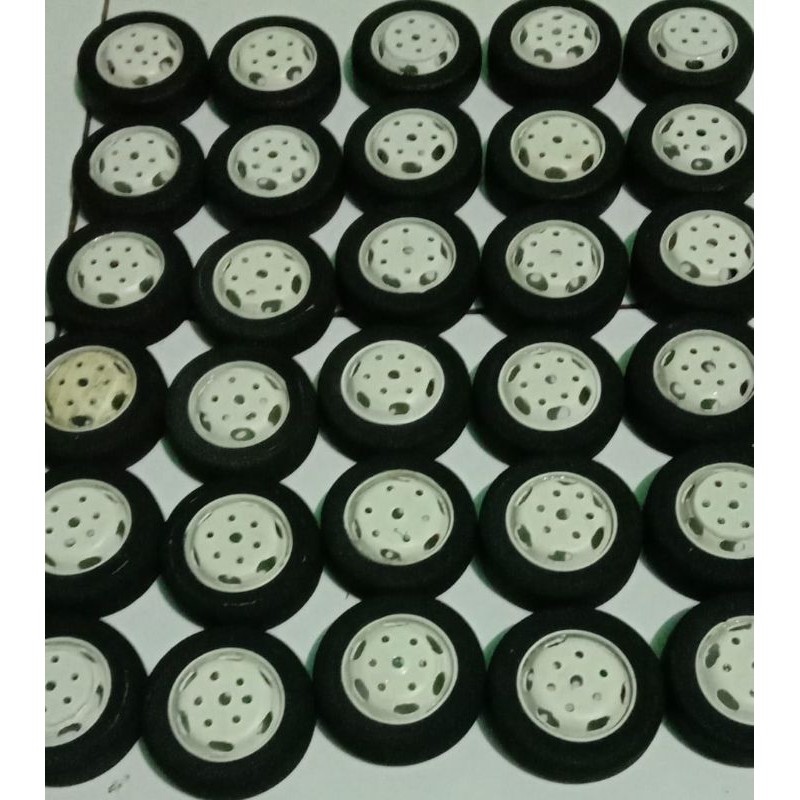 bayar di tempat / COD ban miniatur + velg truk oleng truck oleng SR CONCEPT