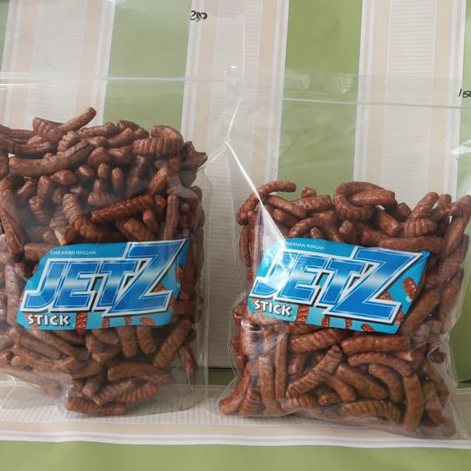 

Cemilan/Snack Kiloan/Chiki Jetz Stik 250 Gram/Indofood Asli!