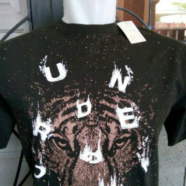 Kaos/t-shirt/baju/atasan motif polos cowo/laki laki Tzone murmer