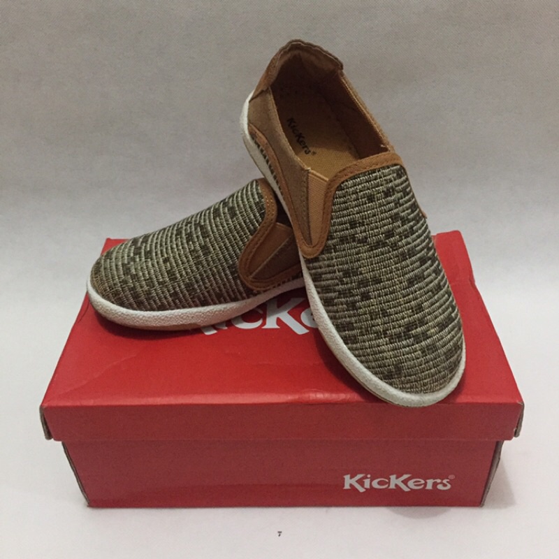 Second sepatu anak laki-laki merk KicKers Kids