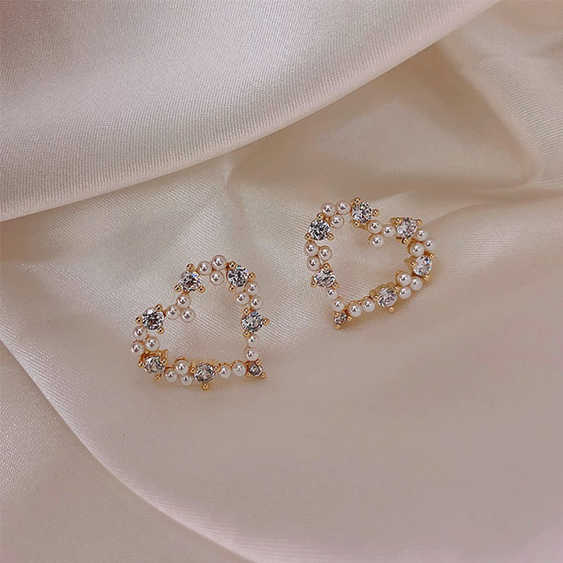 Anting S925 Silver Needle Bentuk Hati Aksen Mutiara Berlian Imitasi Gaya Retro