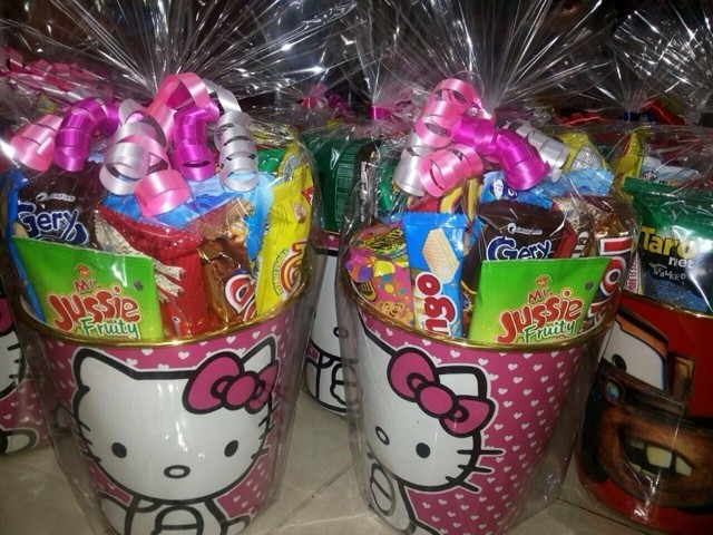 Tempat Sampah Bulat Karakter Plus Plastik Dan Pita