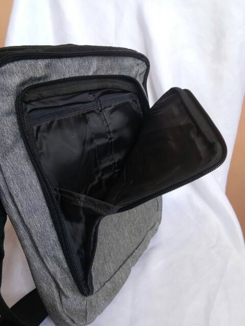 Tas Selempang pria - travel pouch ukuran 10 inch - Tracker 40TR214 original