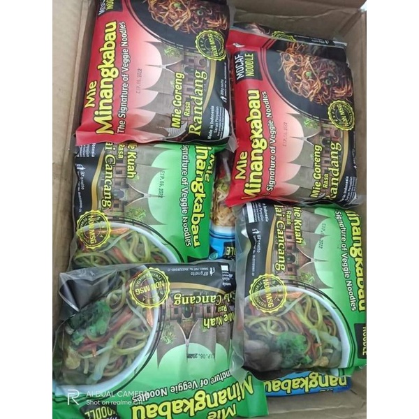 

mie instan Minang kabau