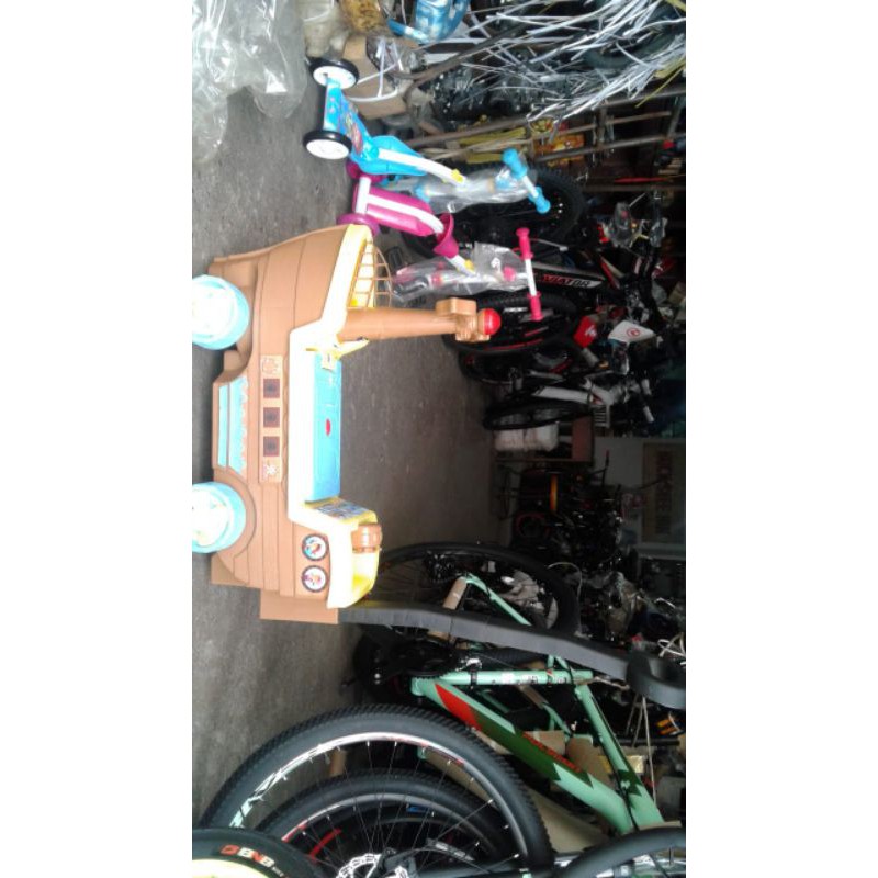 mobilan bajak laut anak - plastik + dorongan