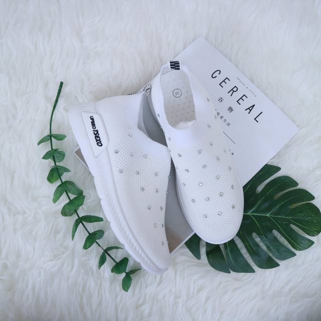 Sepatu wanita, Fashion Upseo Tsexo B19