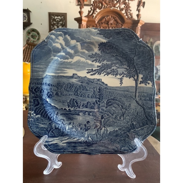 Piring keramik Eropa antik