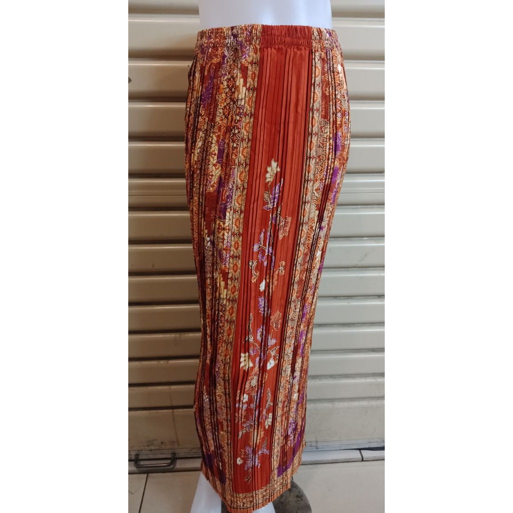 Rok plisket semi sutra motif batik bawahan kebaya baru