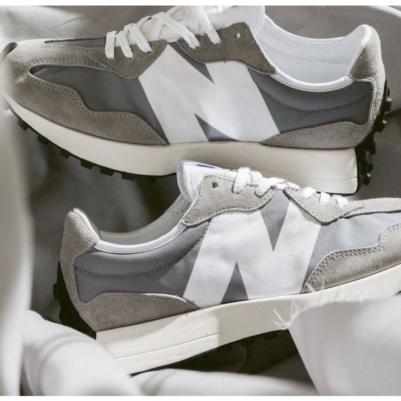 ORIGINAL NEW BALANCE 327 FUTURE CLASSIC