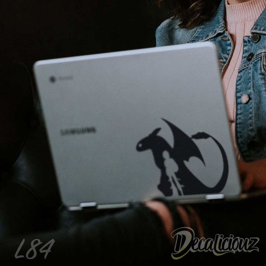 Sticker Cutting 'Toothless and Hiccup' untuk Laptop