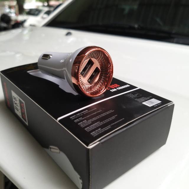 Smart Car Charger 2 USB 2.4A Fast Charger / Saver charger / charger mobil 2 USB fast Chargin