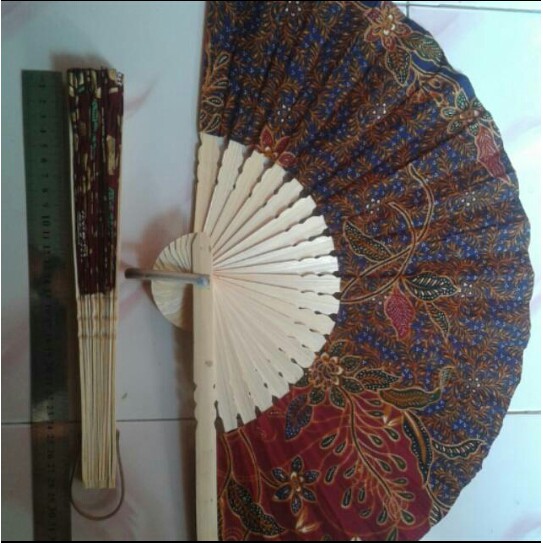 Kipas Batik Jumbo 30 cm Souvenir Pernikahan