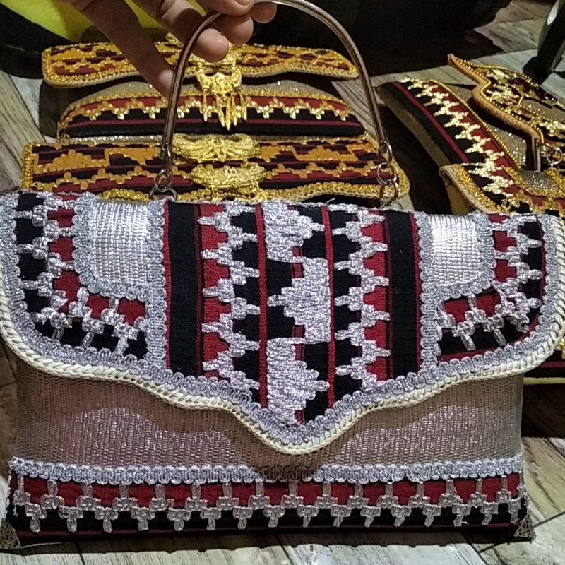 Tas wanita/clutch wanita/clut tapis (dompet tapis/tas tapis lampung)