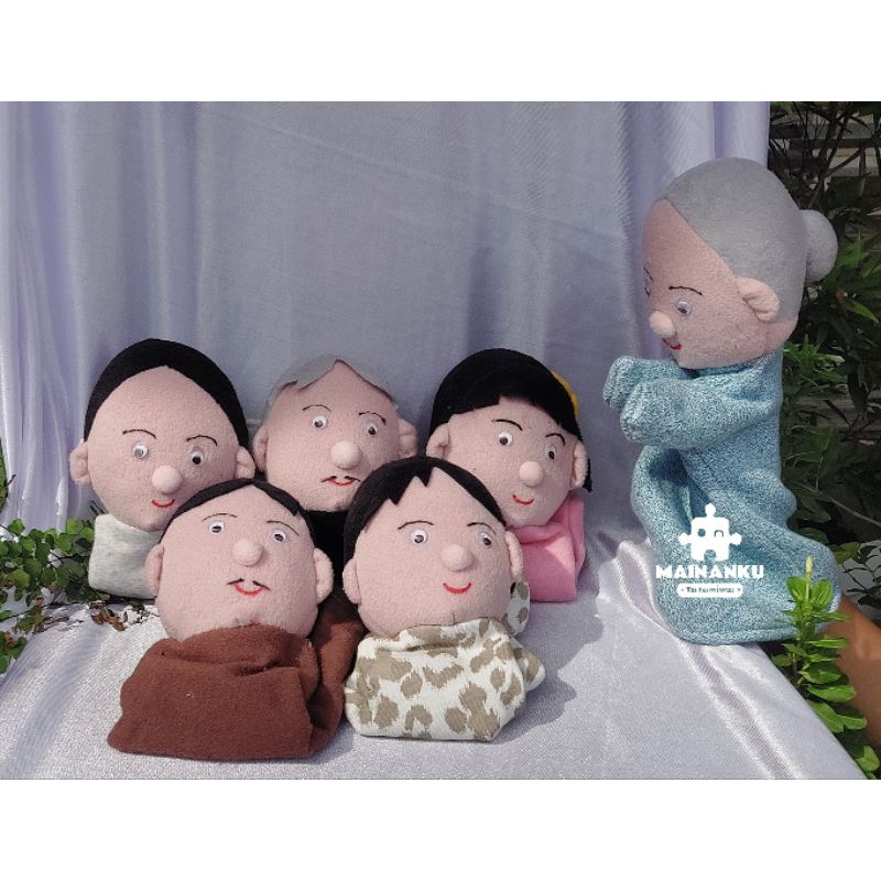 Mainan Edukasi Anak Boneka Tangan Keluarga