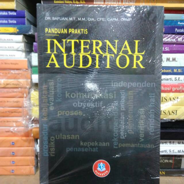 INTERNAL AUDITOR