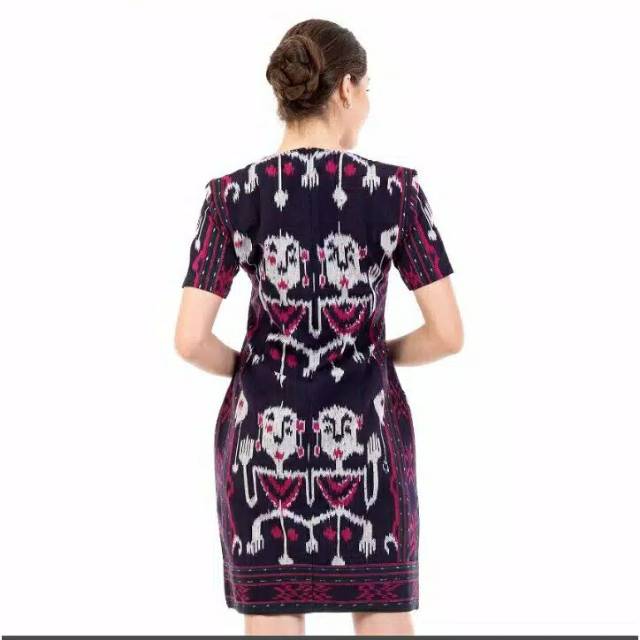 Dres tenun motif suku asmat premium