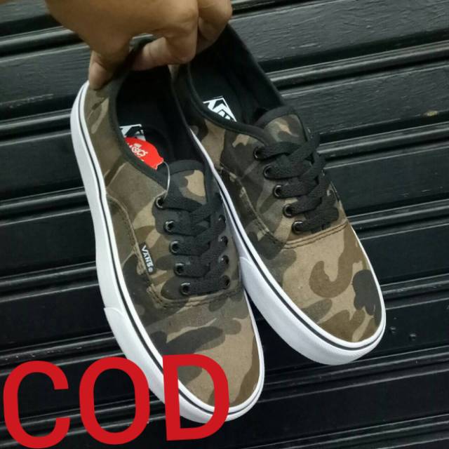vans authentic army