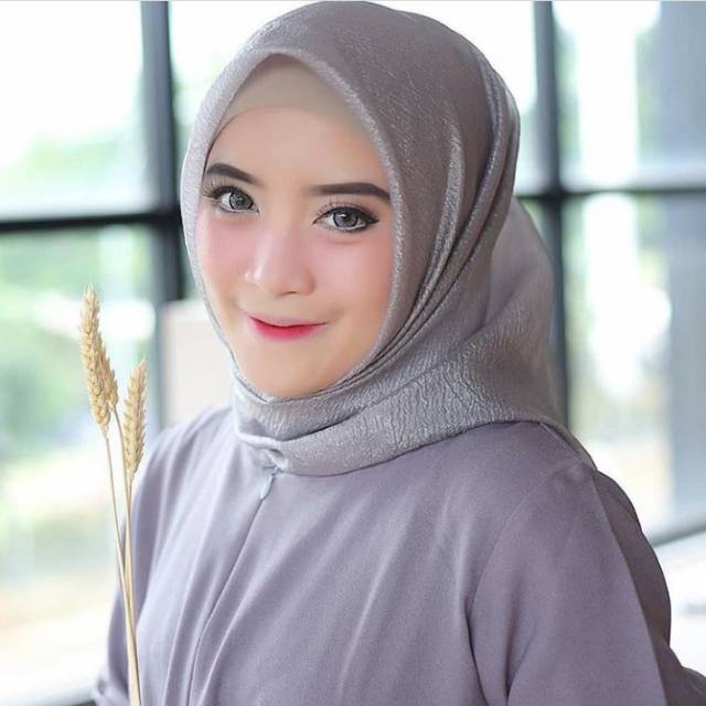  Bahan  Jilbab Yang Cocok Untuk Wisuda Sekilas Bahan 