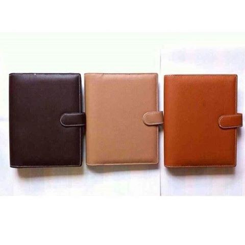 

Binder / Agenda Bahan Kulit Warna Coklat