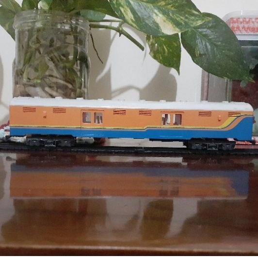 miniatur kereta api indonesia gerbong cargo livery ekonomi era perumka agung craft