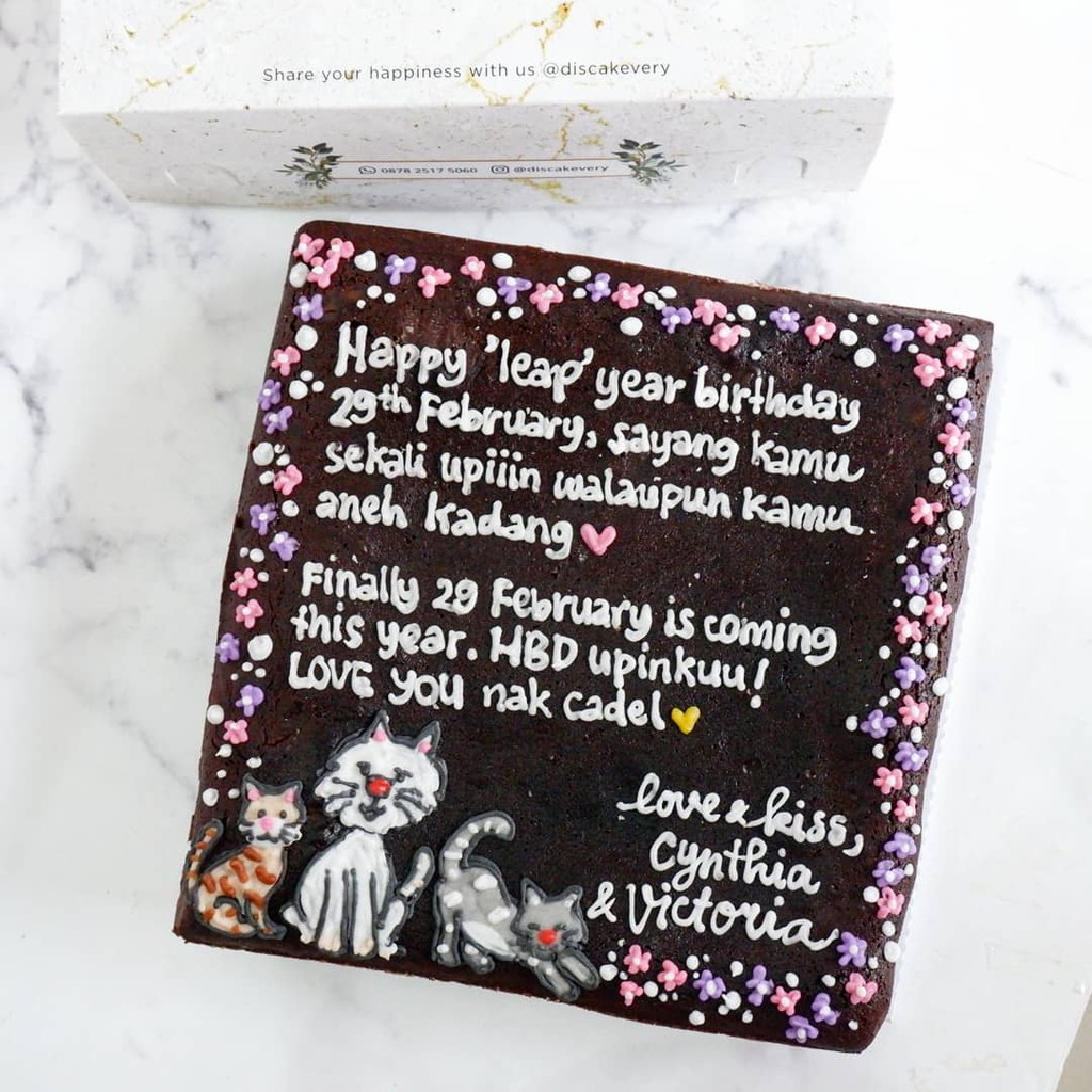 

Coloring Brownies 24x24cm / bulat 25cm (custom cake birthday anniversary graduation gift hampers)