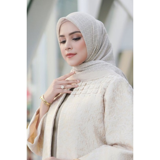 Buttonscarves The Tapis Square - Seed