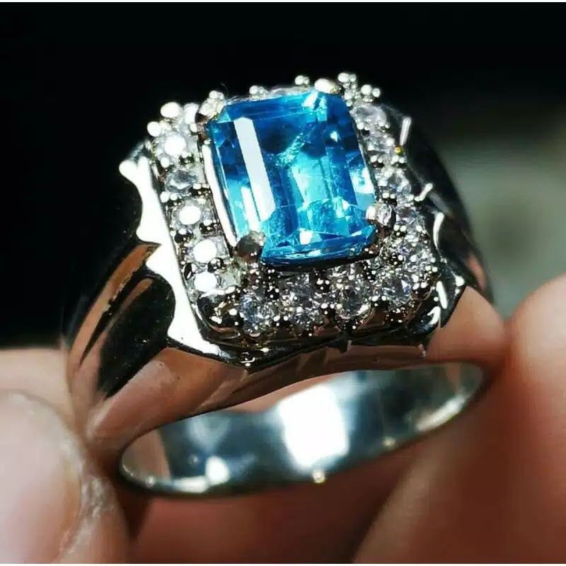 NATURAL BLUE TOPAS SWIS