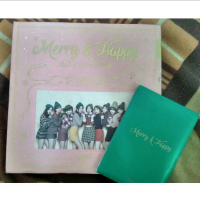 twice merry and happy happy ver album jihyo jeongyeon momo pc photocard po benefit