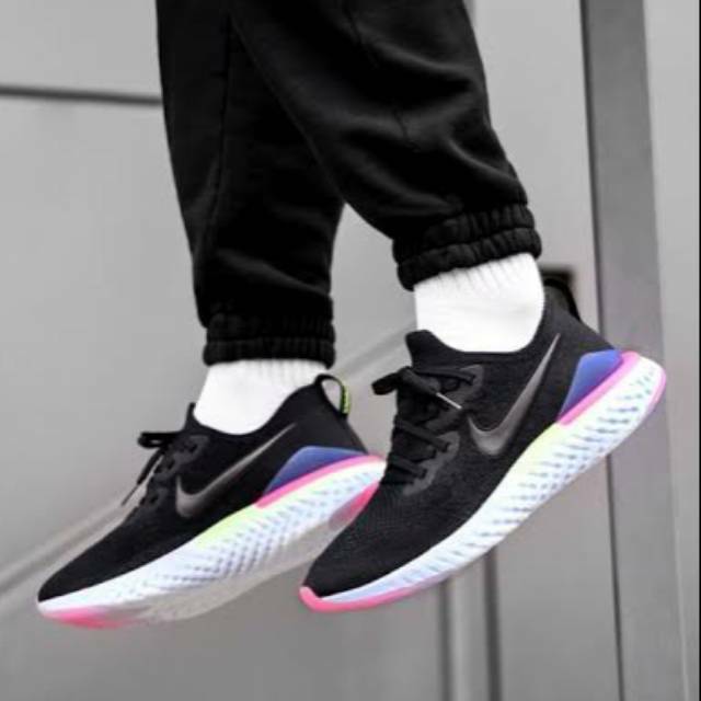 nike epic react flyknit black pink
