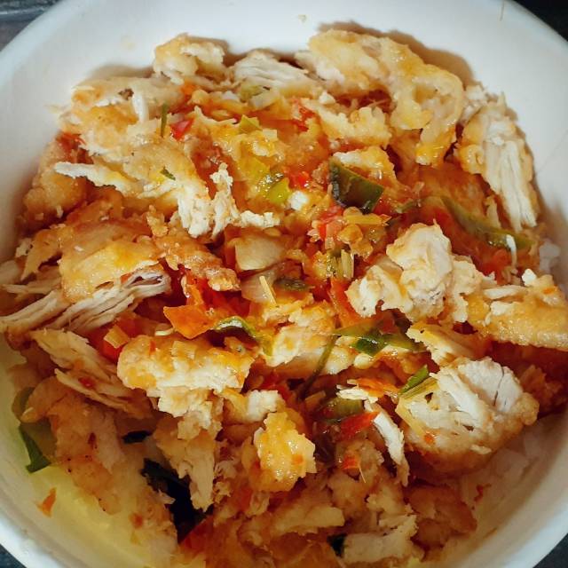 

Nasi ayam geprek