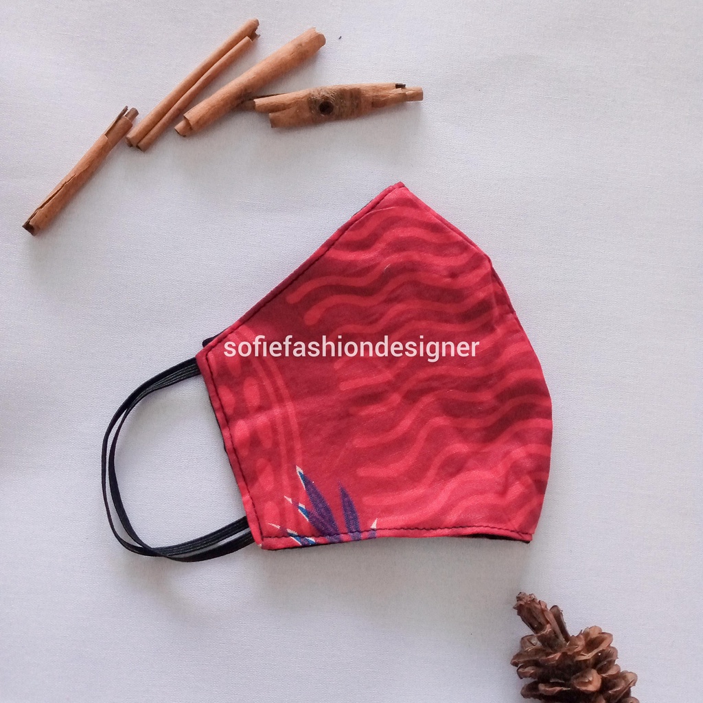 Masker Kain Duckbill Motif Batik Tulis Warna Merah Cantol by Sofie Fashion Designer