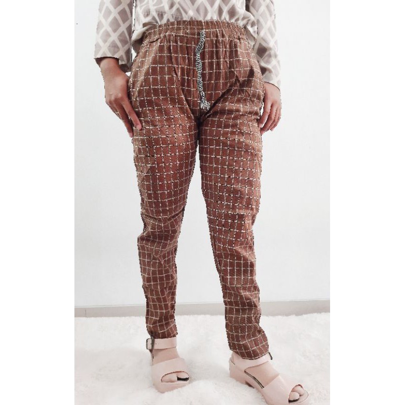 WMS CELANA GARIS/KOTAK PANTS