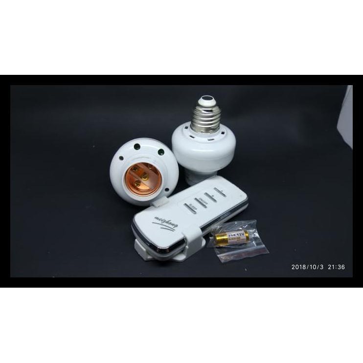 Fitting Lampu Dengan Remote Control.....1 Remote 2 Fittings