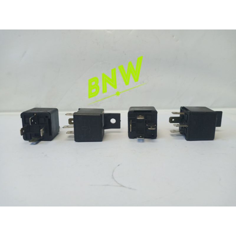 RELAY LAMPU 24V KAKI 4 UNIVERSAL